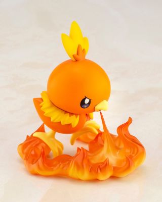 kotobukiya_artfxj_may_with_torchic17.jpg